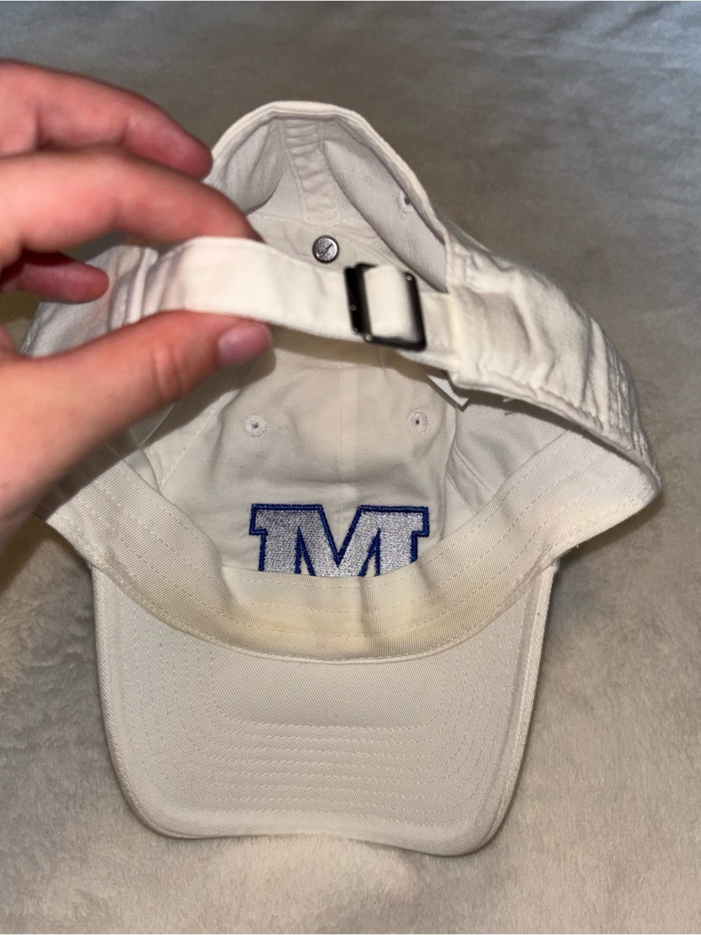 Nike Hat - Picture 2 of 3